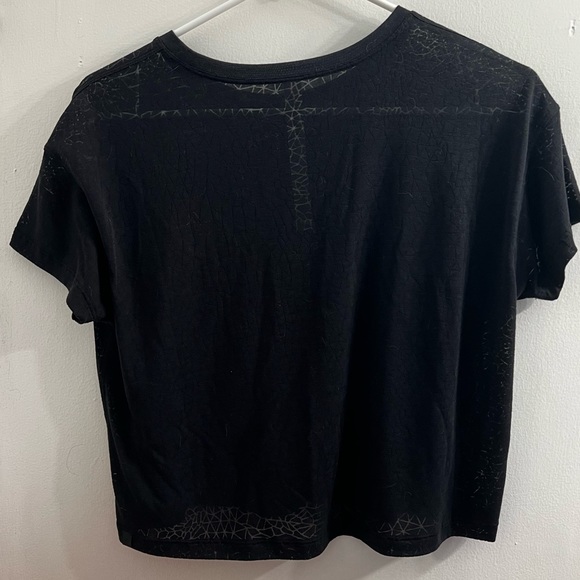 lululemon Cropped Cates Tee Veil (Triangle Pattern) - Picture 4 of 4